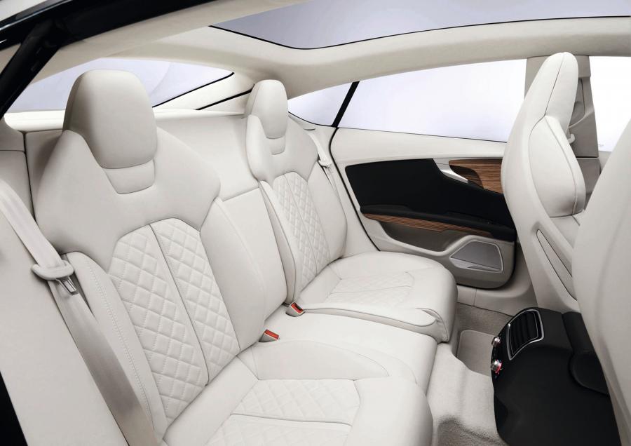 Интерьер Audi Sportback Concept 2009 года  (фото 36 из 56)